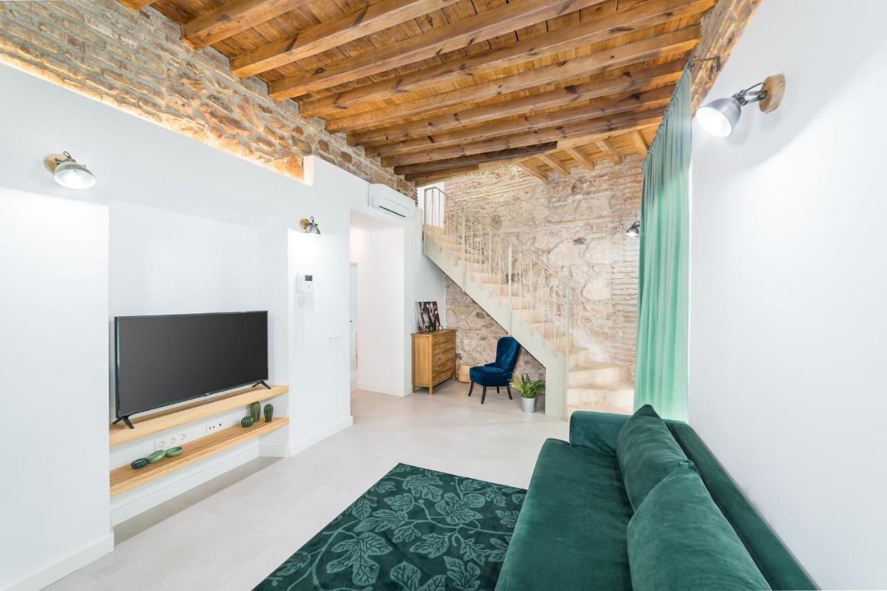 Suite Homes Sweet Postigos Terrace Malaga Bagian luar foto