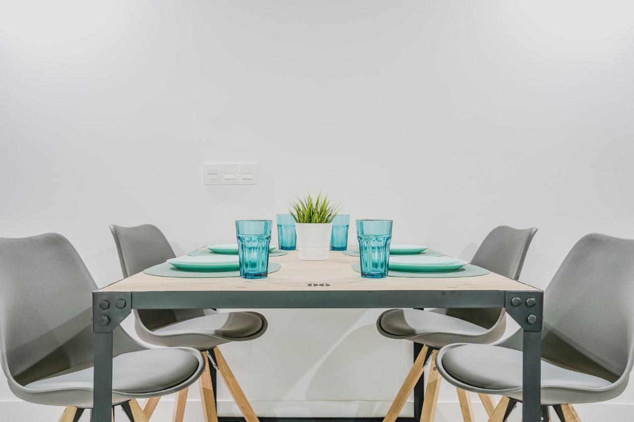 Suite Homes Sweet Postigos Terrace Malaga Bagian luar foto