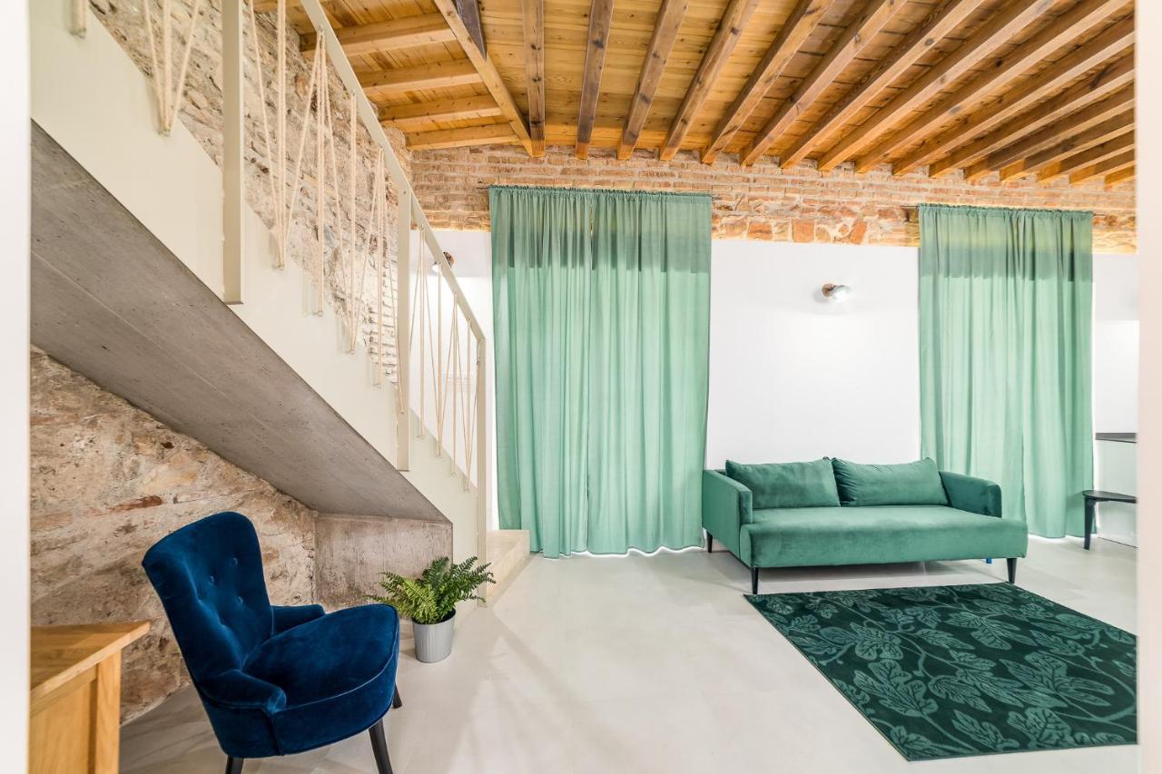 Suite Homes Sweet Postigos Terrace Malaga Bagian luar foto